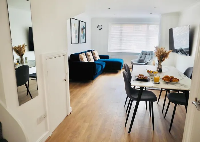 Free Parking 2 Bed With Garden, Fibre Wi-Fi & Netflix