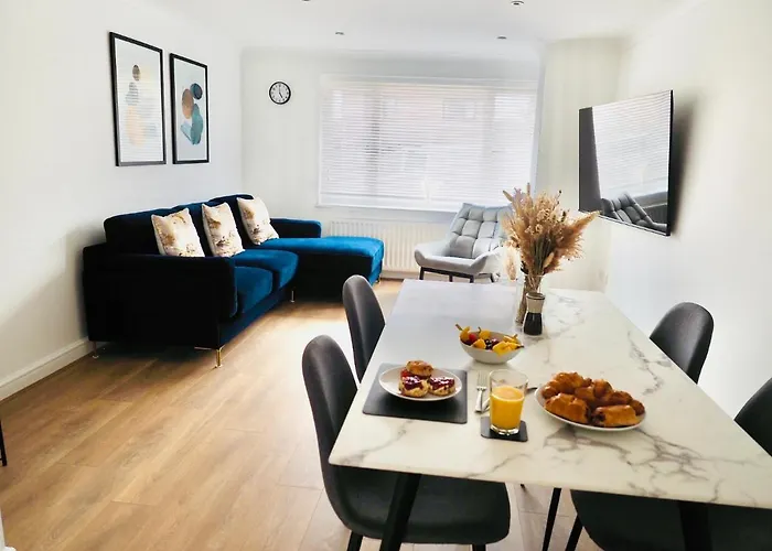 Free Parking 2 Bed With Garden, Fibre Wi-Fi & Netflix