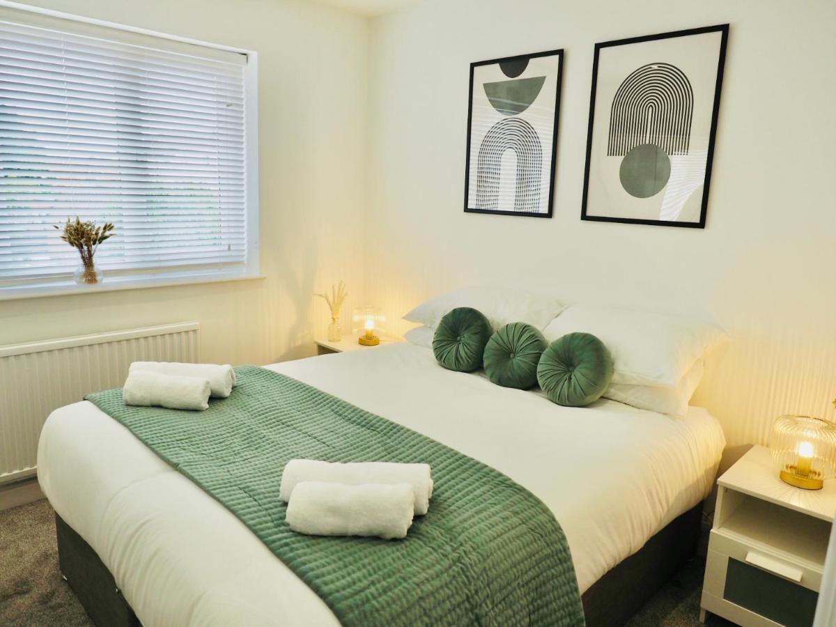 Free Parking 2 Bed With Garden, Fibre Wi-fi & Netflix Holiday home Taunton